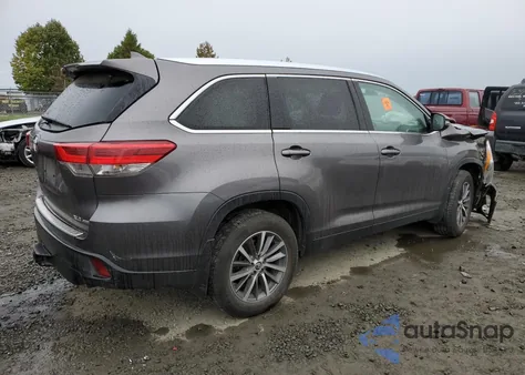 2019 Toyota Highlander Se z USA, uszkodzony, nr VIN 5TDJZRFH0KS943792